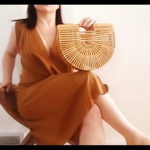 Trendy bamboo handbag. New.